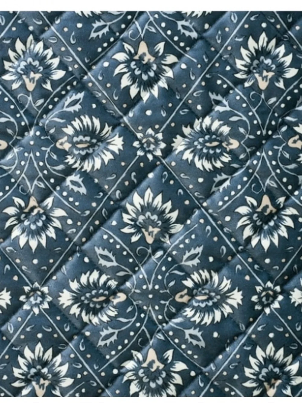 BNWT 3 pcs Member's Mark Velvet Quilt Set - Gray Floral King coverlet + 2 shams